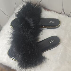 Luxurious Black Furry Women's Slippers